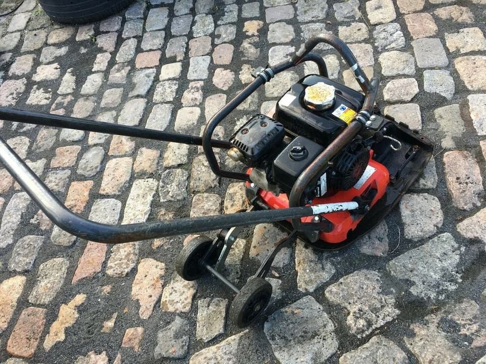 Pladevibrator Chicago Pneumatic MV90 (94 kg)